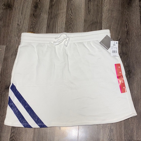 Dresses & Skirts - tennis skirt